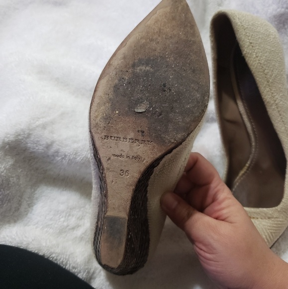 Burberry Woven Python Wedge - Picture 4 of 4